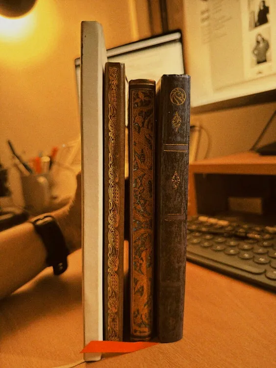 Alguns livros de referência.